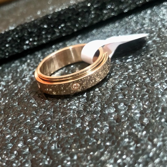 New Stainless Steel Spinner Ring Size 8 (Unisex) - Picture 4 of 6